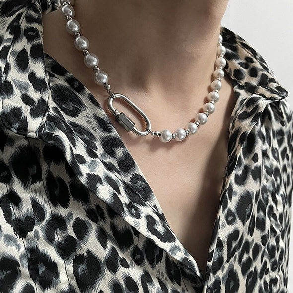 INITIO Carabiner Pearl Luster Necklace